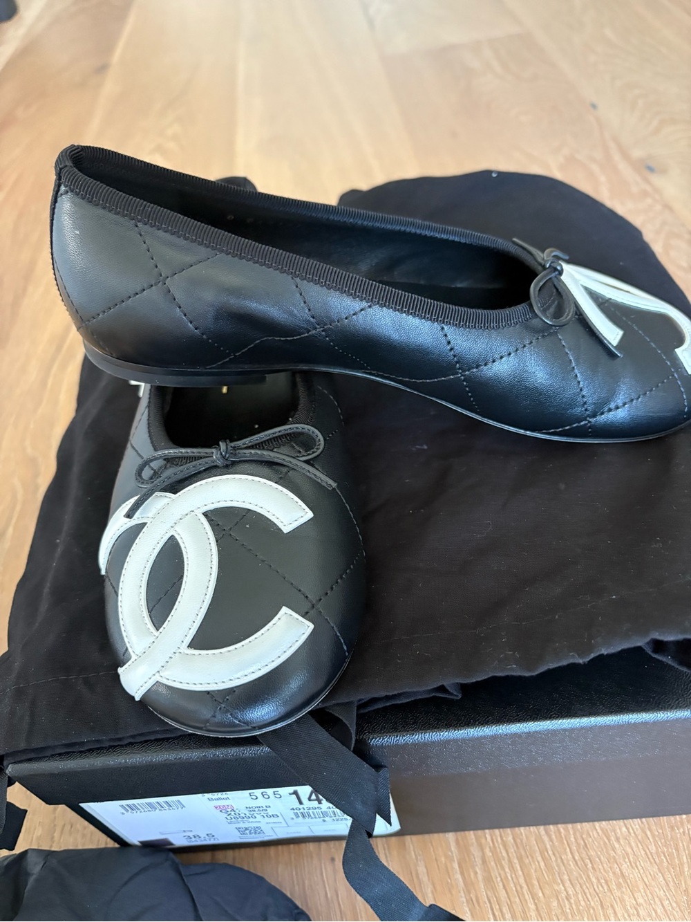 Chanel Cambon 2026 Quilted Black Ballet Flats With White CC Logo - Picture 4 of 14